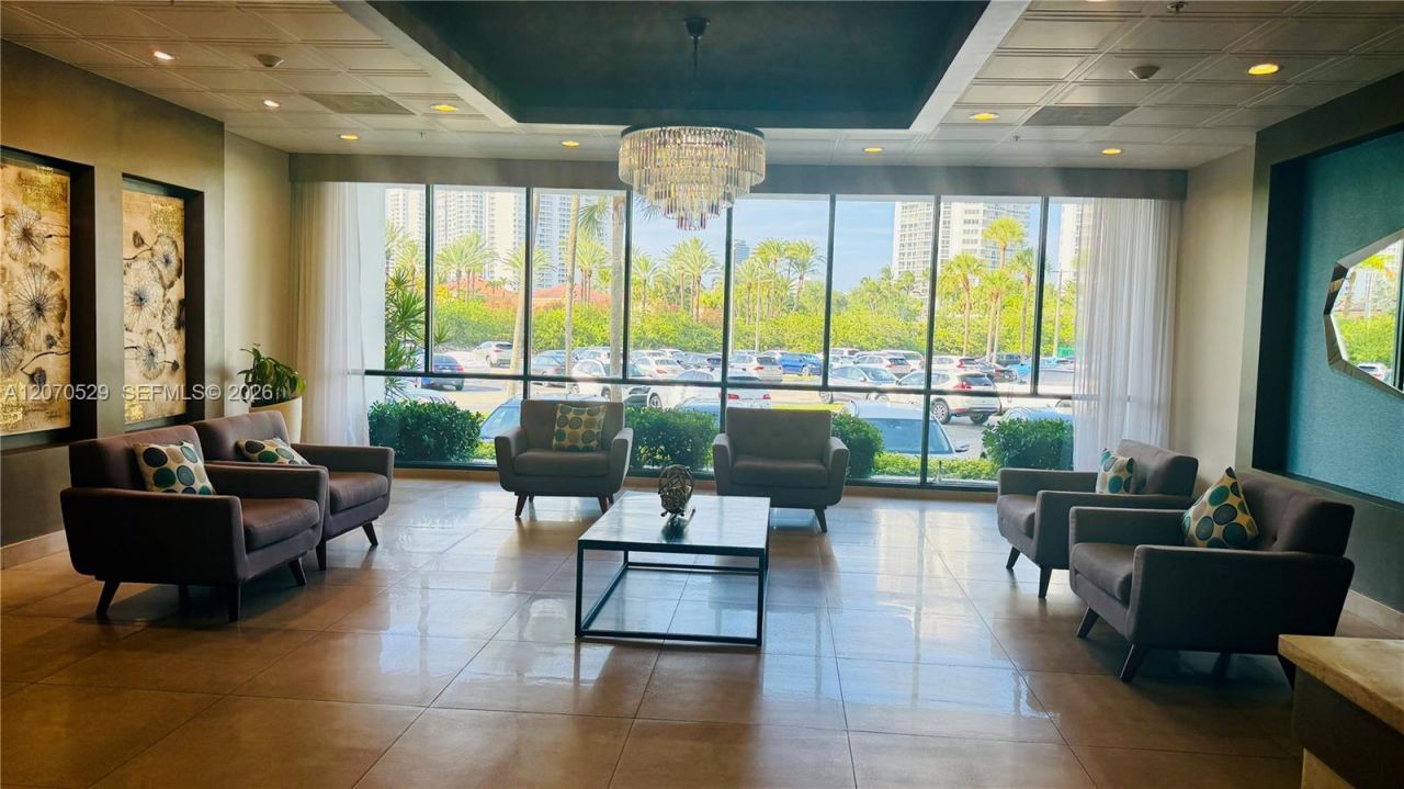 3701 N Country Club Dr , Unit 304, Aventura, FL 33180 Photo