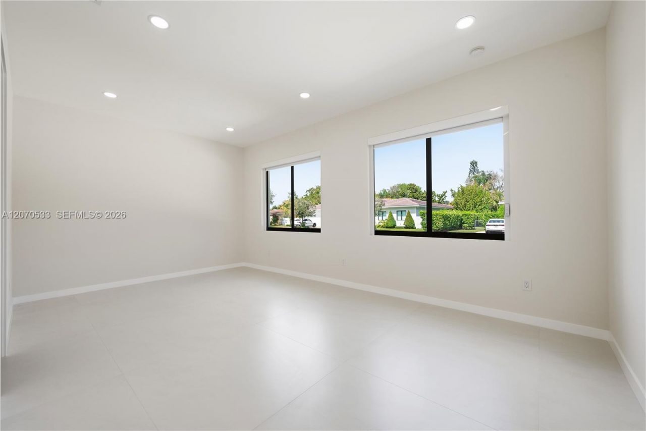 6990 SW 58th St , Miami, FL 33143 Photo