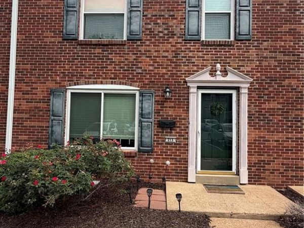 213 Charmers Court , Kirkwood, MO 63122