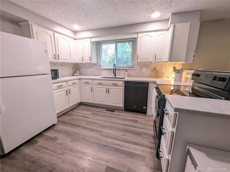 186 Katy Lane, Englewood, OH 45322 Photo 8