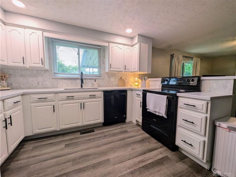 186 Katy Lane, Englewood, OH 45322 Photo 9