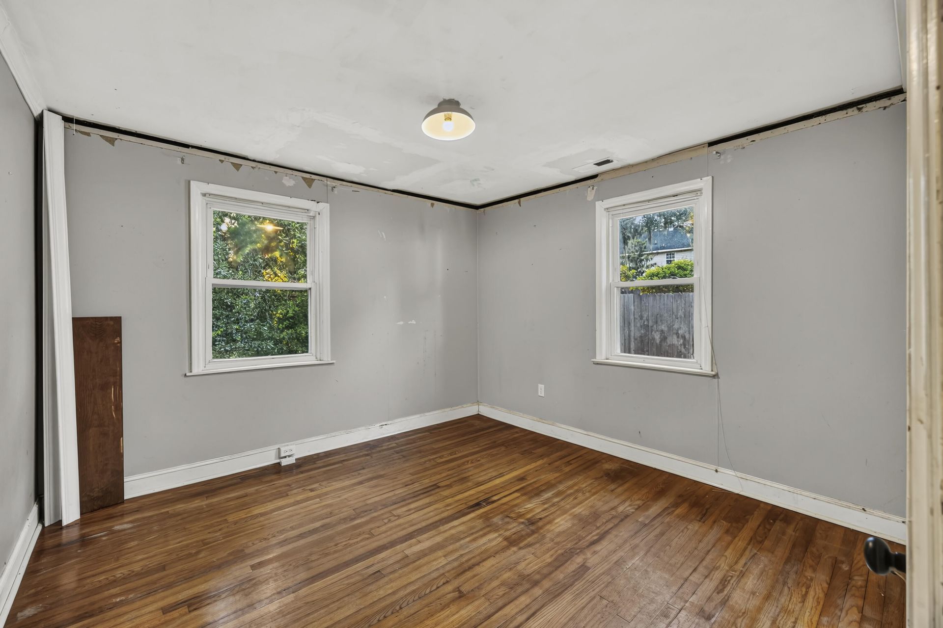 4435 Old Park Road Photo 15
