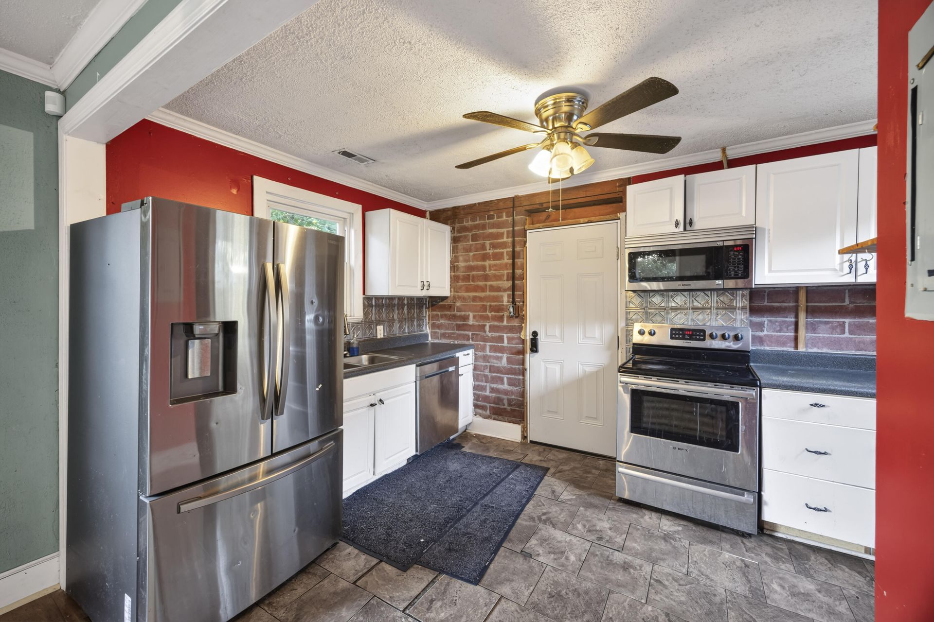 4435 Old Park Road Photo 8