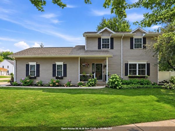 1520 WELLINGTON DRIVE, Oshkosh, WI 54904