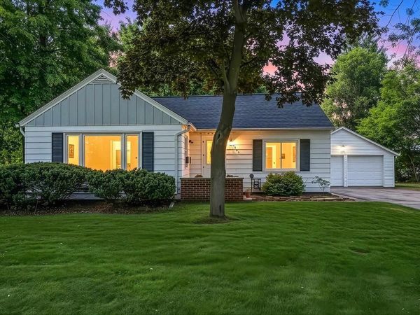 1565 RIVERSIDE DRIVE, Suamico, WI 54173