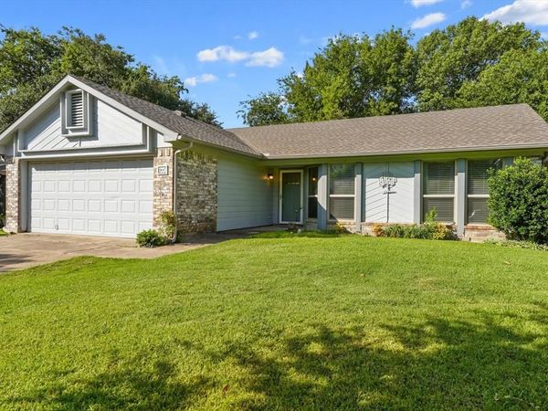207 Mapleridge Drive , Rockwall, TX 75032