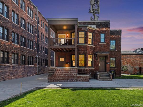 689 W Alexandrine Street, Detroit, Mi 48201