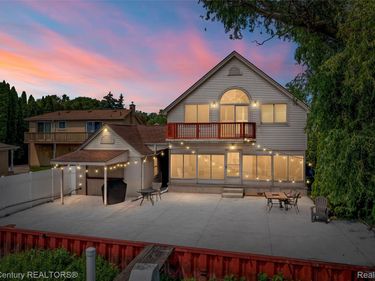 34338 Jefferson Avenue, Harrison Township, Mi 48045