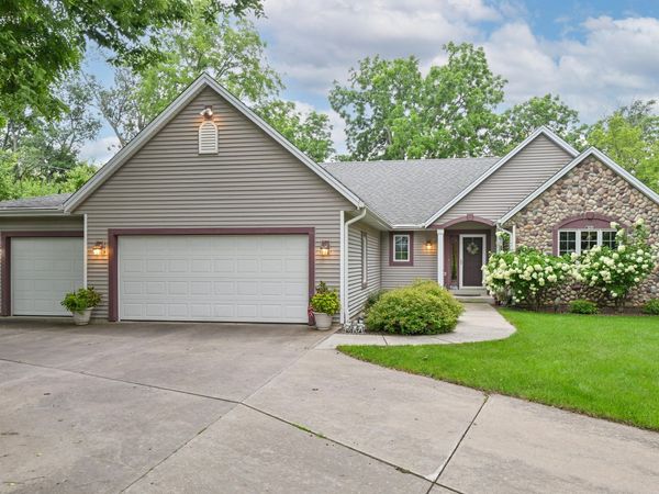 W765 Potters Cir, East Troy, WI 53120