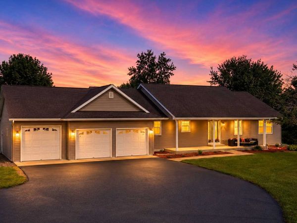 545 Kreuziger Road, River Falls, WI 54023