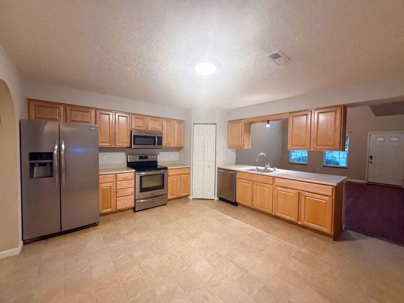 4186 Coble Bowman Way , Unit 15, Canal Winchester, OH 43110 Photo 2