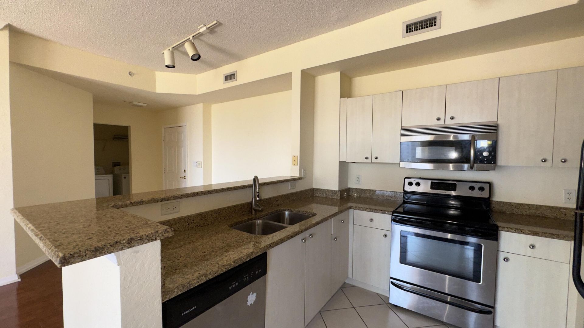 1801 N Flagler Drive, Unit 910, West Palm Beach, FL 33407 Photo