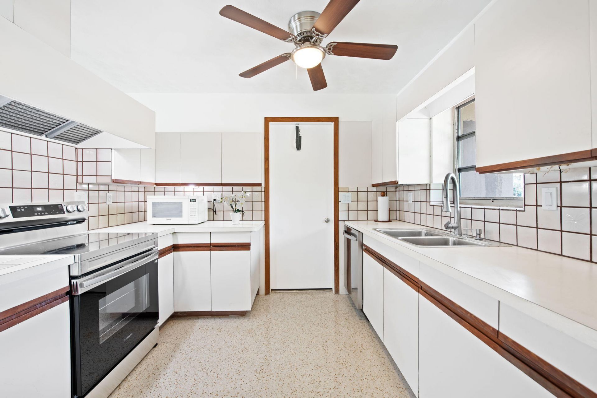 1718 SE 14th Street, Fort Lauderdale, FL 33316 Photo