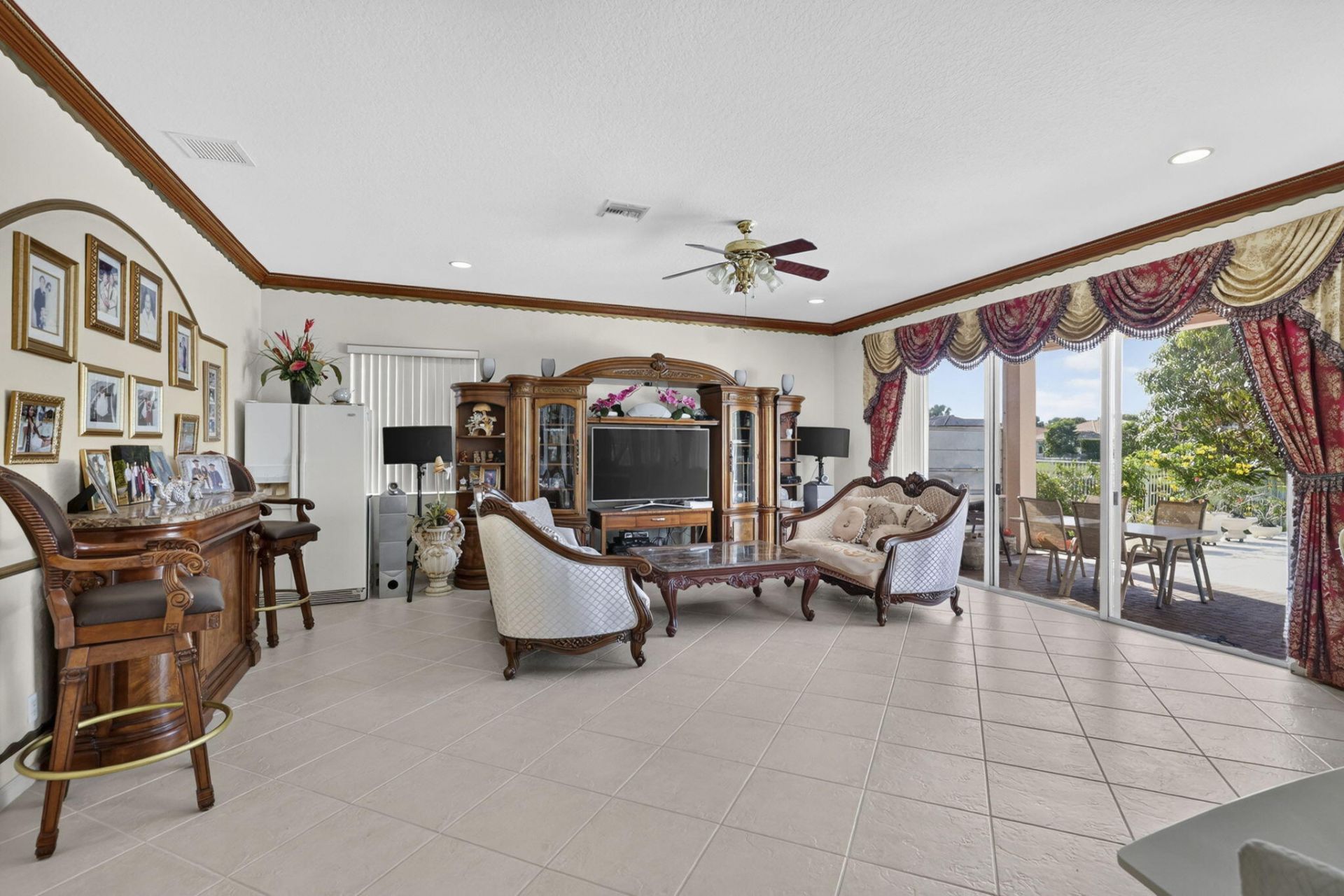 120 Isola Circle, Royal Palm Beach, FL 33411 Photo