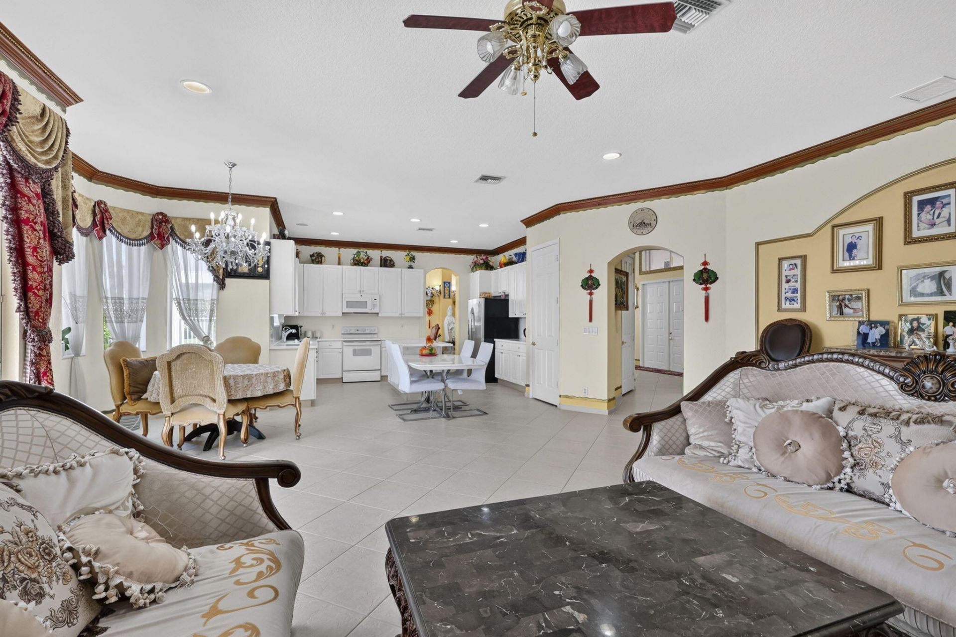 120 Isola Circle, Royal Palm Beach, FL 33411 Photo