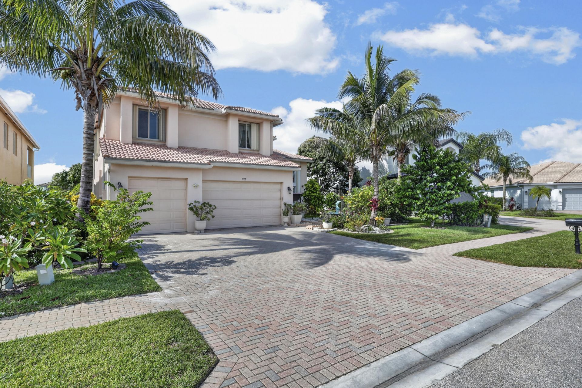 120 Isola Circle, Royal Palm Beach, FL 33411 Photo