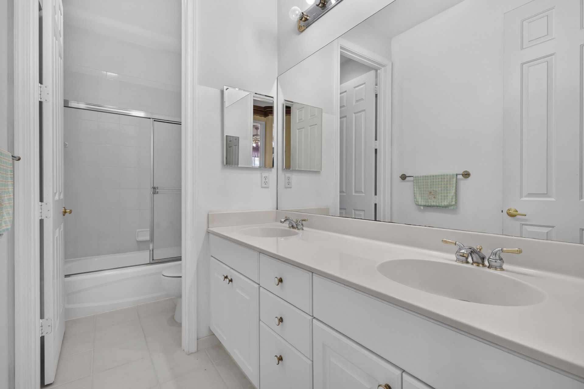 120 Isola Circle, Royal Palm Beach, FL 33411 Photo