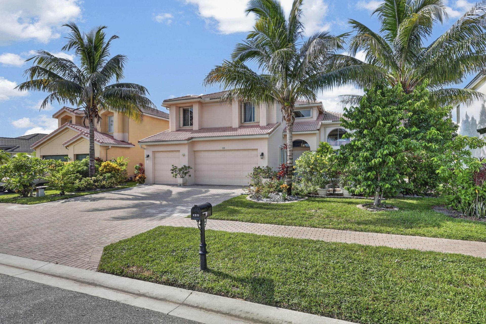 120 Isola Circle, Royal Palm Beach, FL 33411 Photo