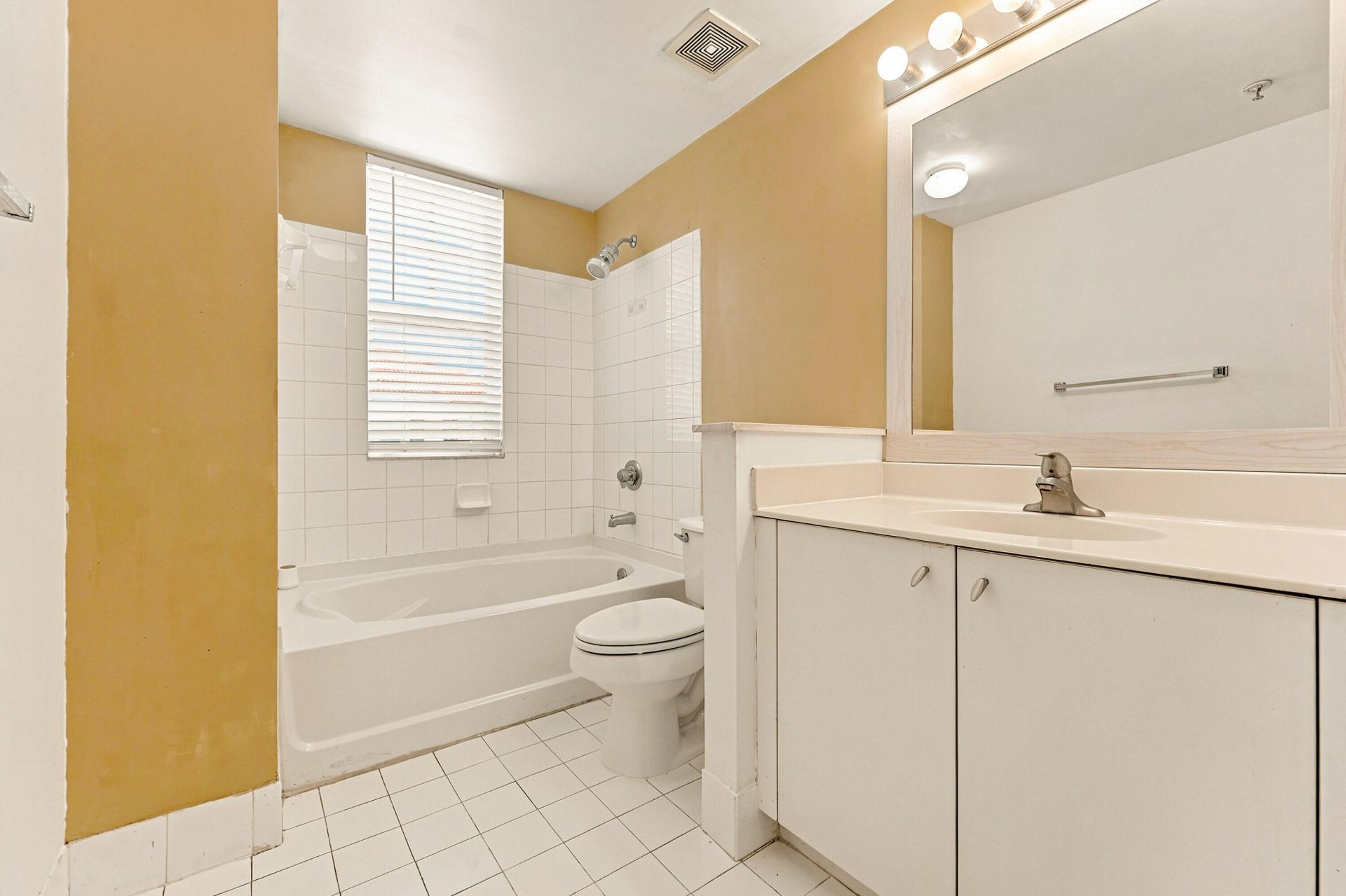 5940 W Sample Road, Unit 308, Coral Springs, FL 33067 Photo