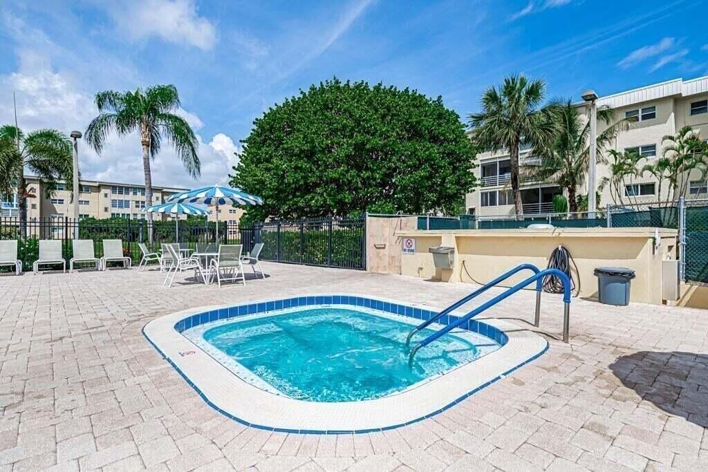 2600 NE 1st Lane, Unit 413, Boynton Beach, FL 33435 Photo