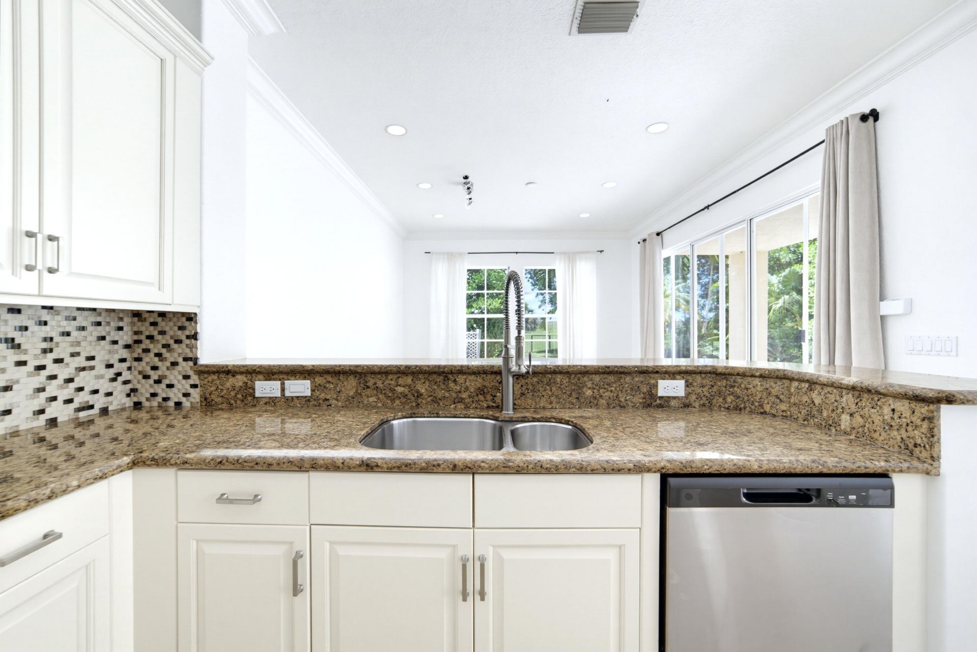 6679 NW 128th Way, Parkland, FL 33076 Photo