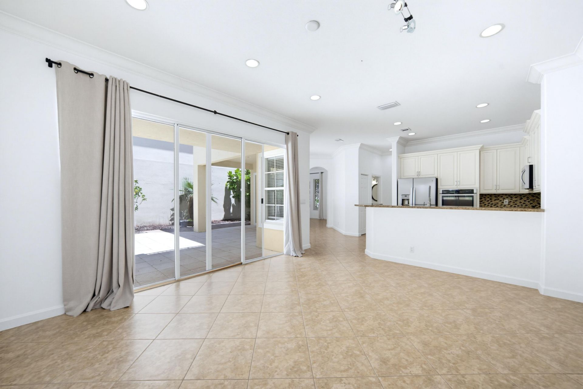 6679 NW 128th Way, Parkland, FL 33076 Photo