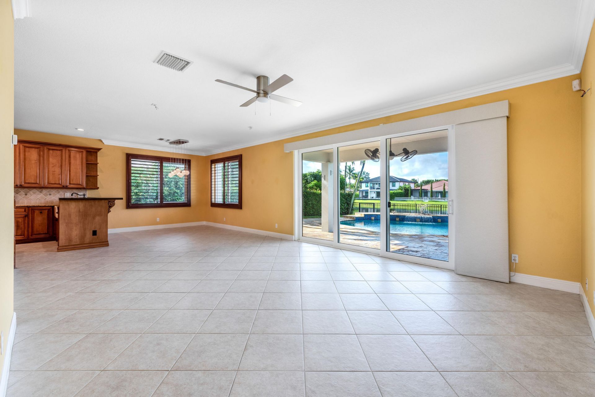 112 Isola Circle, Royal Palm Beach, FL 33411 Photo