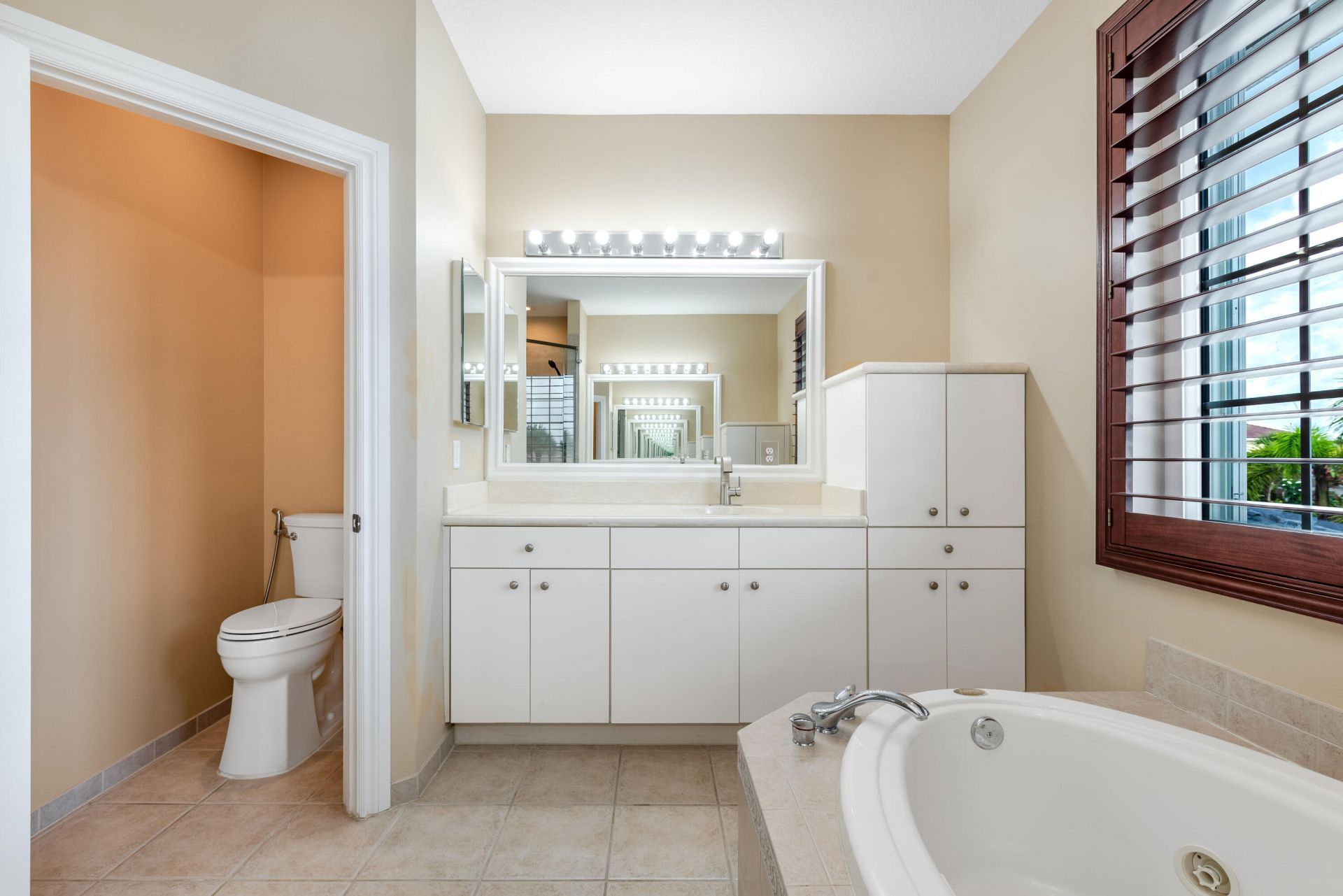 112 Isola Circle, Royal Palm Beach, FL 33411 Photo