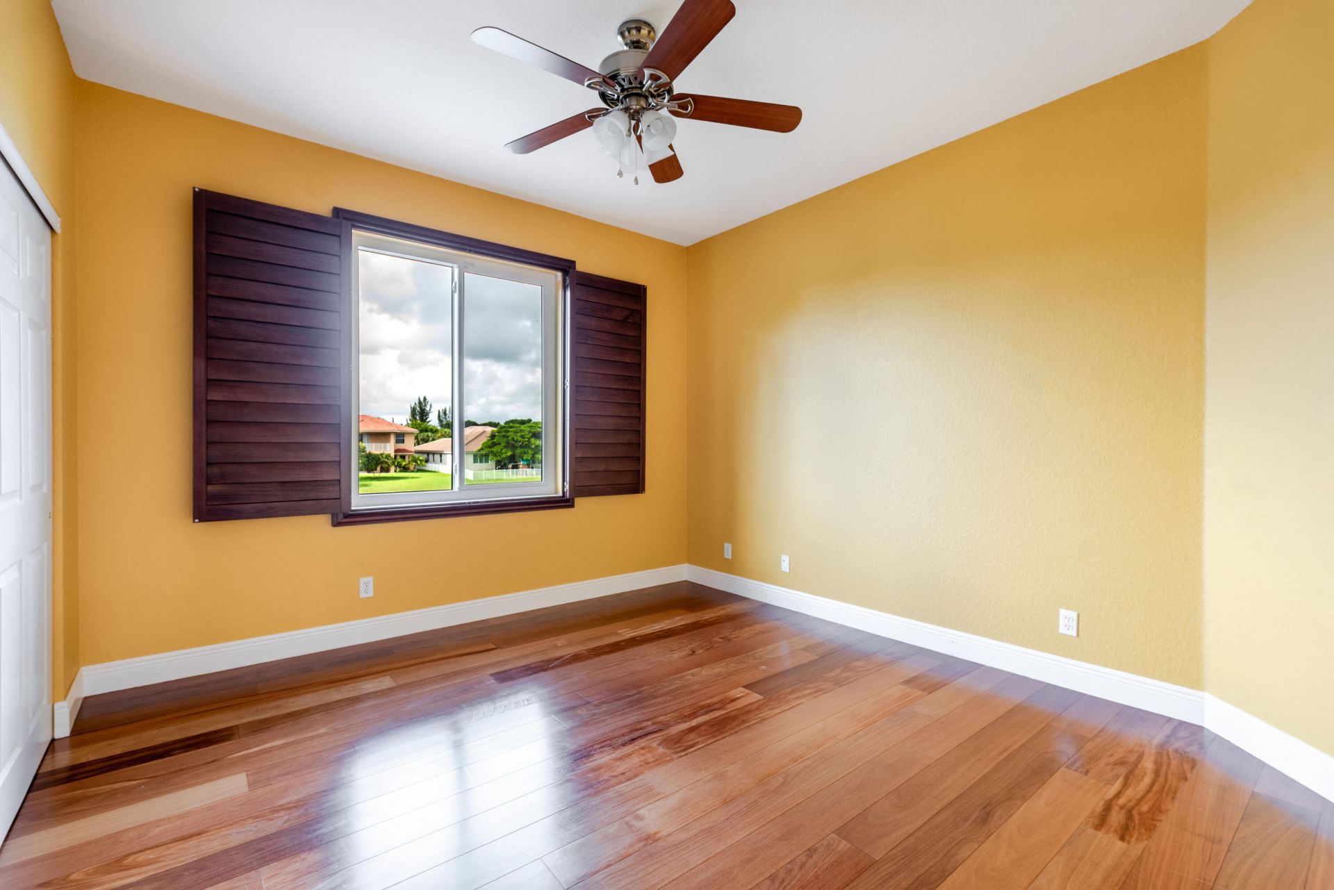 112 Isola Circle, Royal Palm Beach, FL 33411 Photo