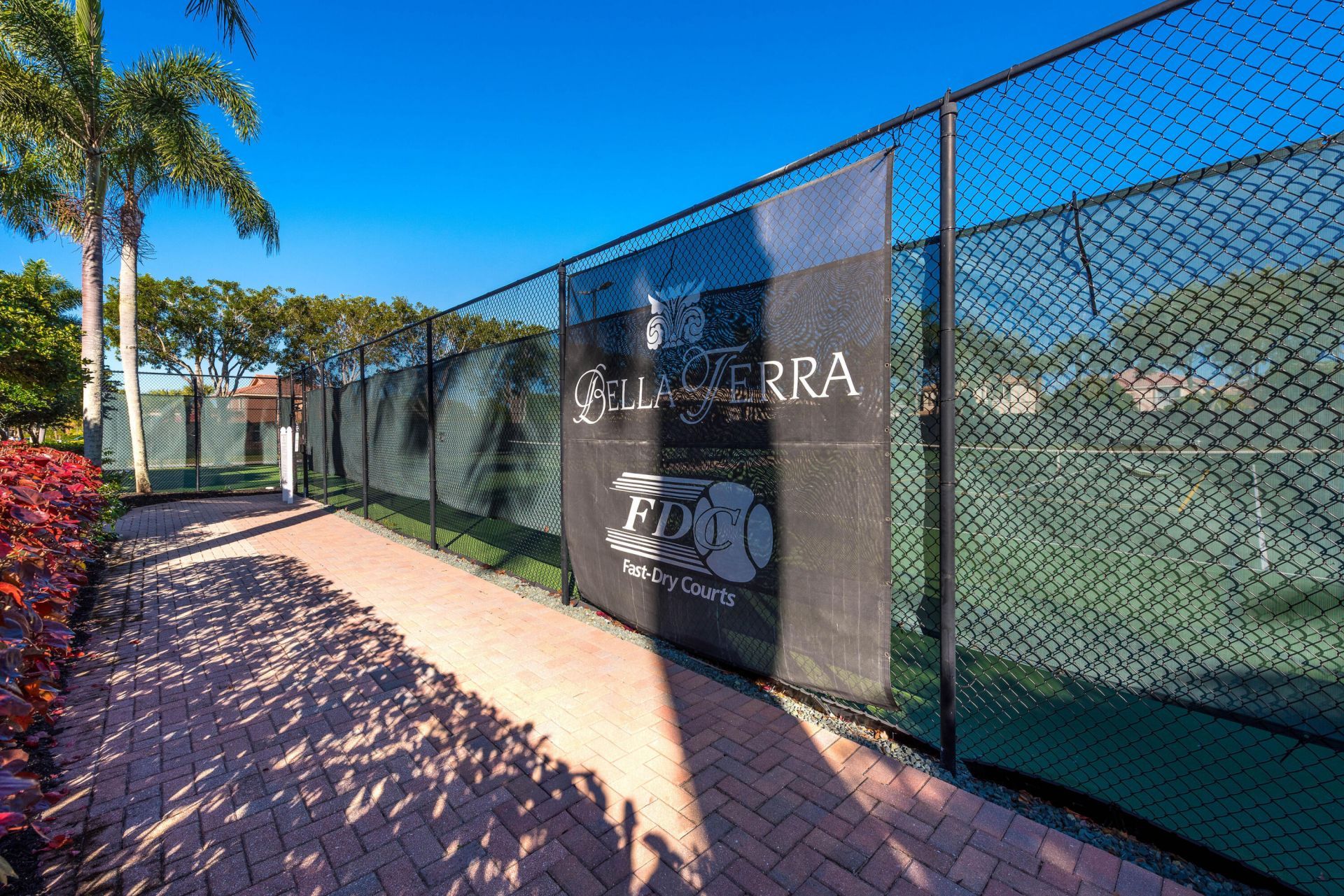 112 Isola Circle, Royal Palm Beach, FL 33411 Photo