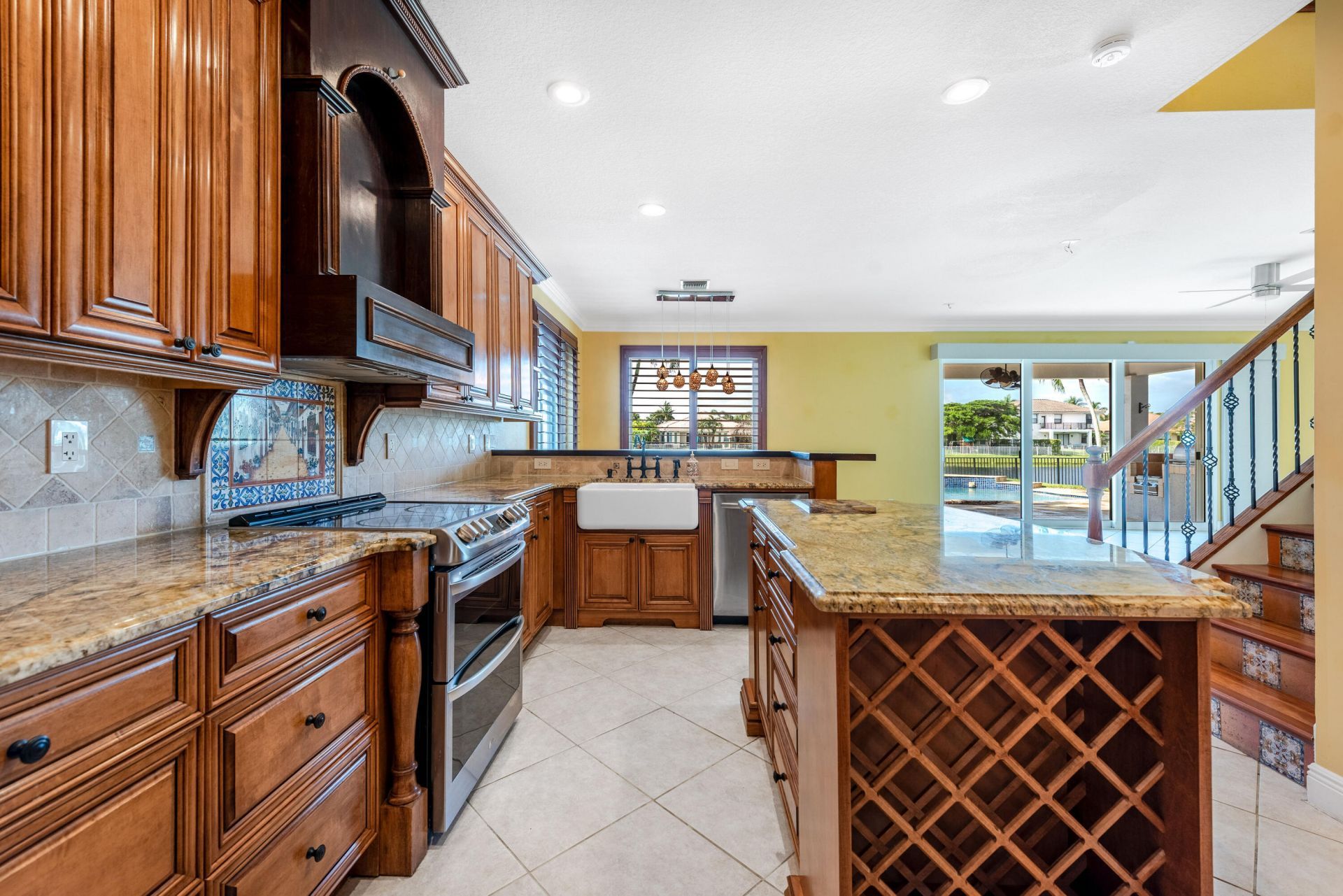 112 Isola Circle, Royal Palm Beach, FL 33411 Photo