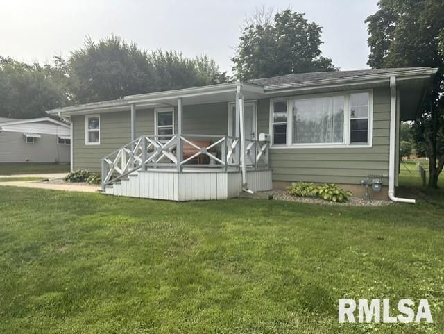 1483 W Walnut Street, Jacksonville, IL 62650 Main Photo