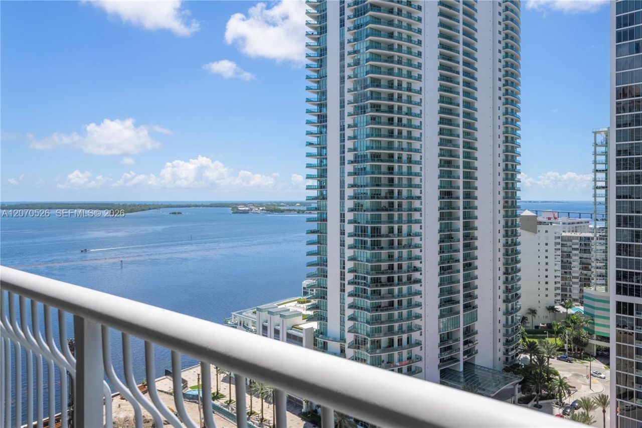 1200 Brickell Bay Dr, Unit 2205, Miami, FL 33131 Photo