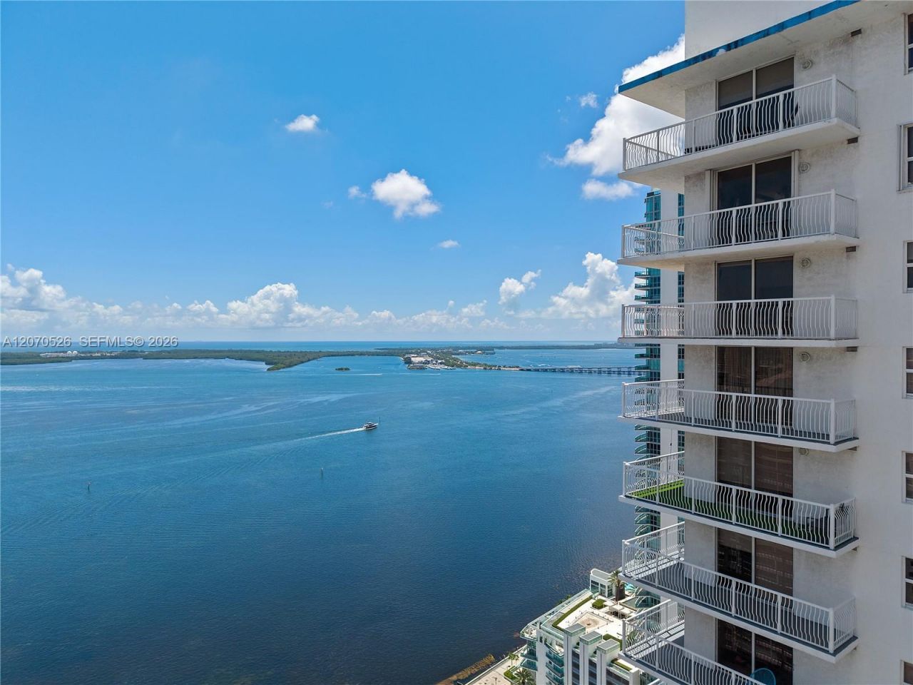 1200 Brickell Bay Dr, Unit 2205, Miami, FL 33131 Photo