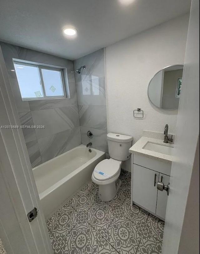 1811 NW 19th Ter, Unit 5, Miami, FL 33125 Photo