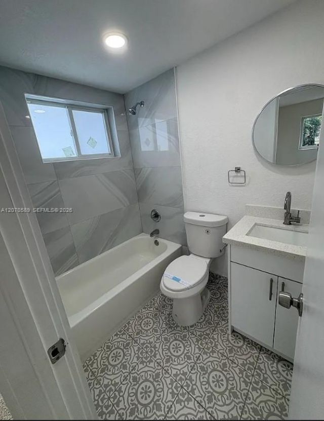 1811 NW 19th Ter, Unit 5, Miami, FL 33125 Photo
