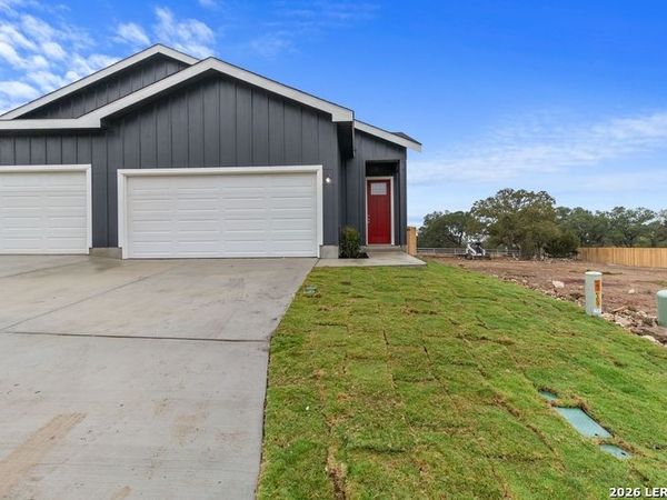 9193 DIETZ ELKHORN RD, Unit 31, Boerne, TX 78015