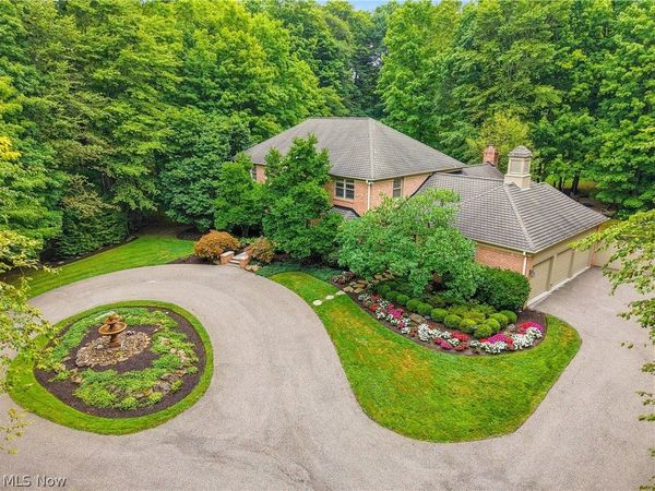 15265 Suffolk Lane , Chagrin Falls, OH 44022