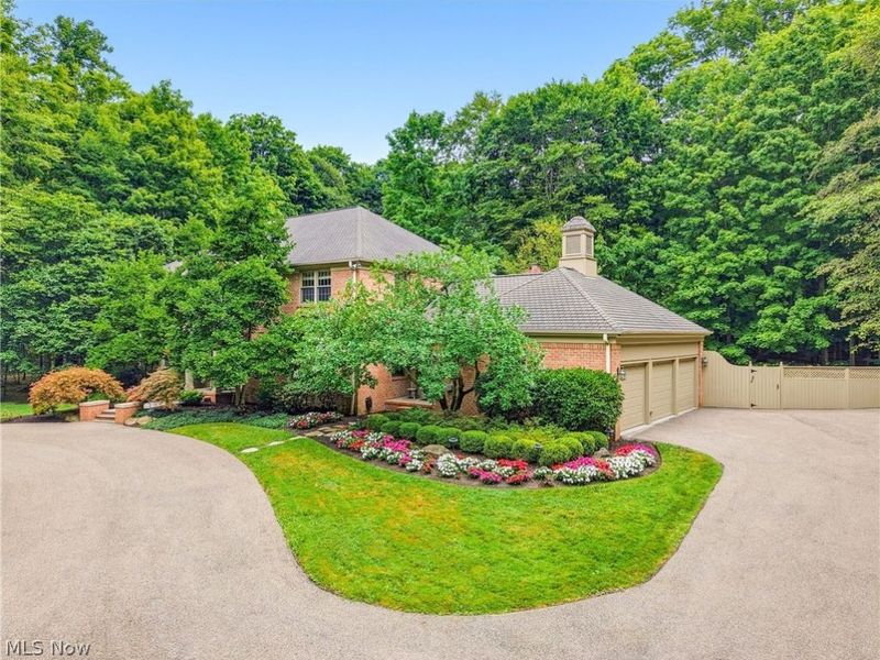 15265 Suffolk Lane, Chagrin Falls, OH 44022 Photo 3