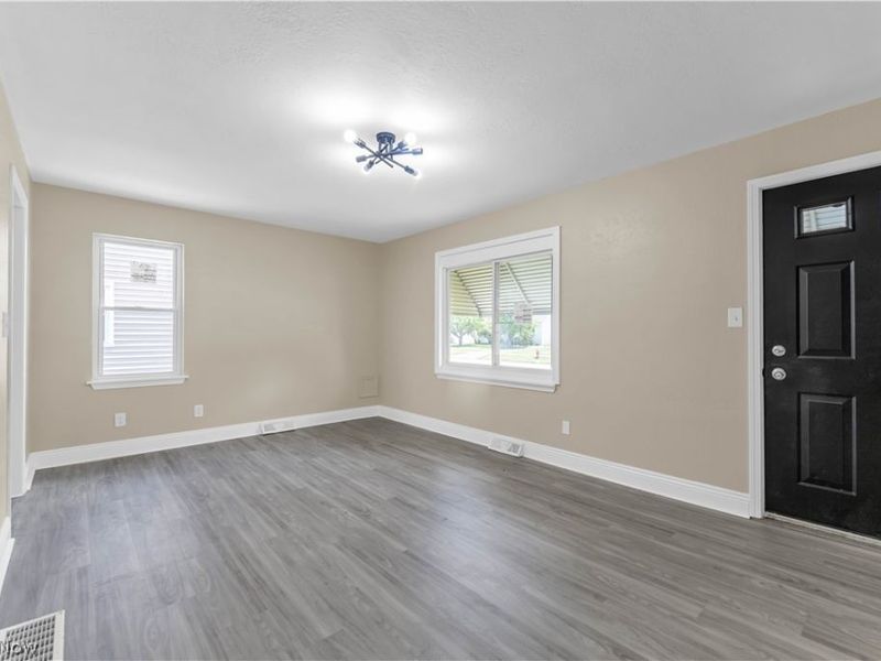 25291 Richards Avenue, Euclid, OH 44132 Photo 3