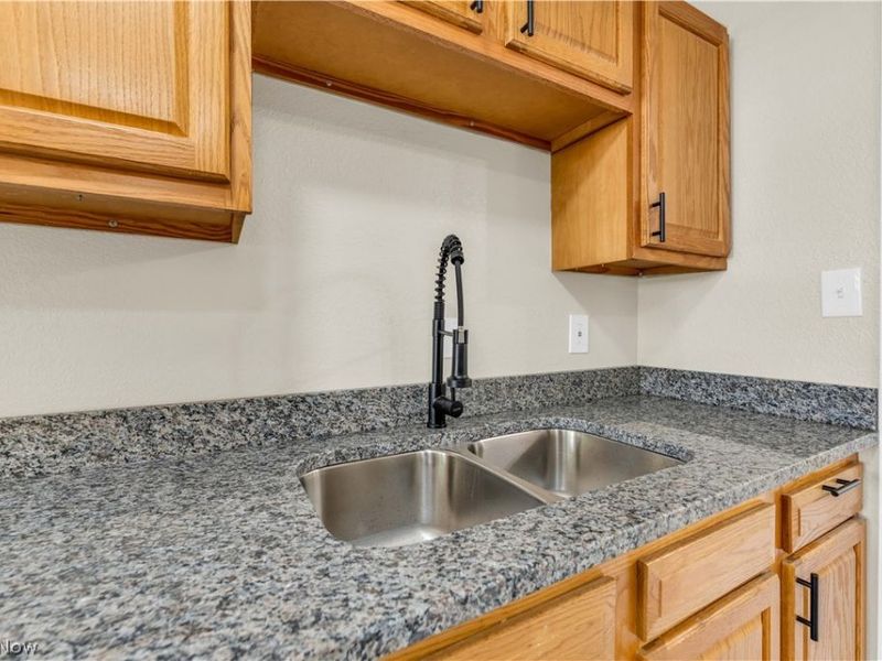 25291 Richards Avenue, Euclid, OH 44132 Photo 9