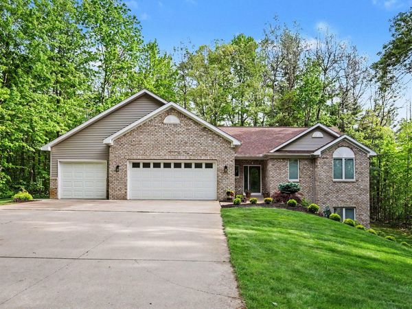 5224 Bonasa Drive NE, Rockford, MI 49341