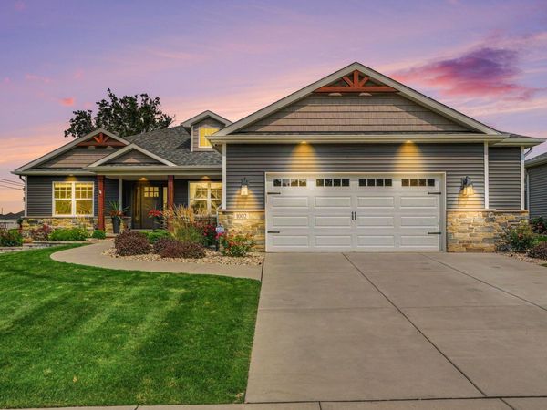 1002 Oak Grove Court , Crown Point, IN 46307