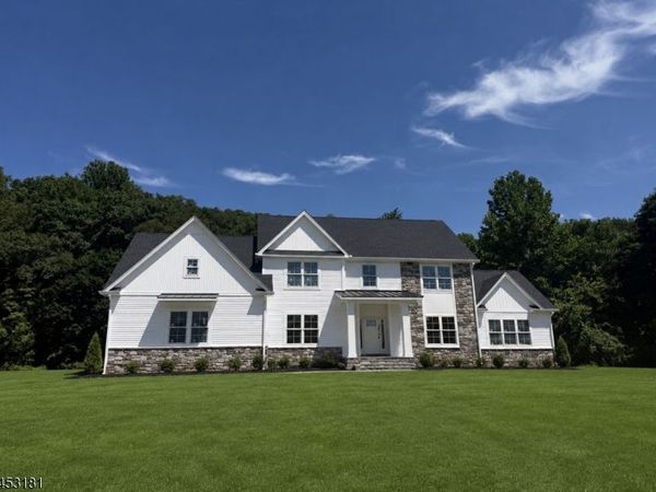 4 Highland Meadows Road, Pohatcong, NJ 08865