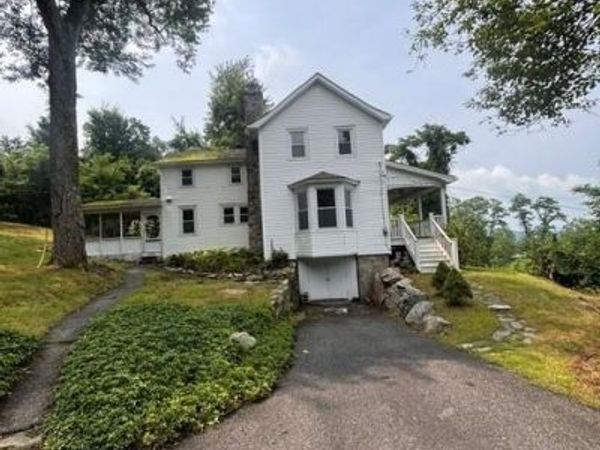51 E Hook Cross Road, Hopewell Junction, NY 12533