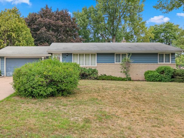 405 Terrace Drive, Roseville, MN 55113