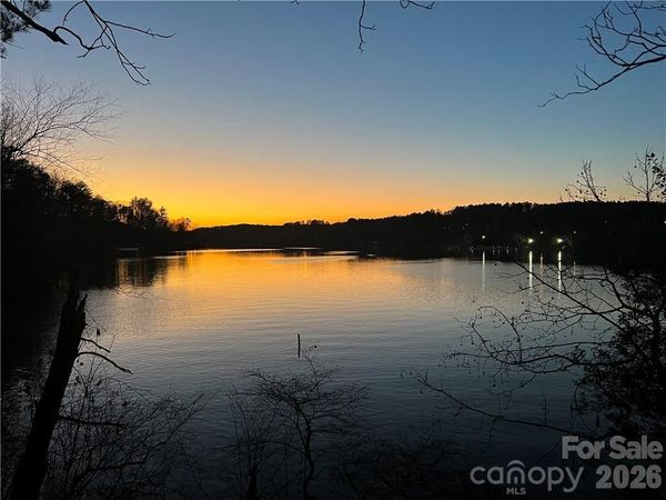5768 Lake Pointe Drive , Granite Falls, NC 28630