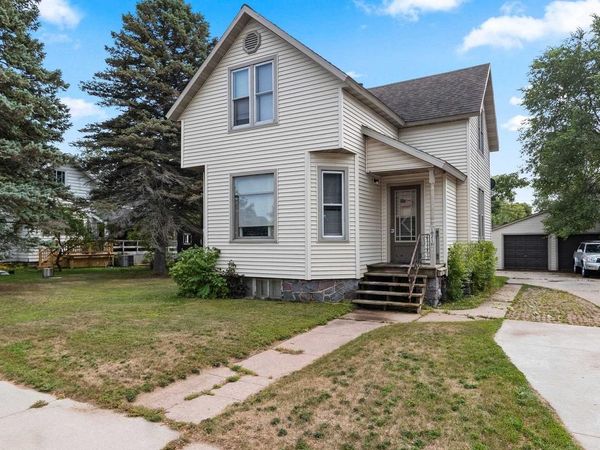 1021 CARNEY BOULEVARD, Marinette, WI 54143