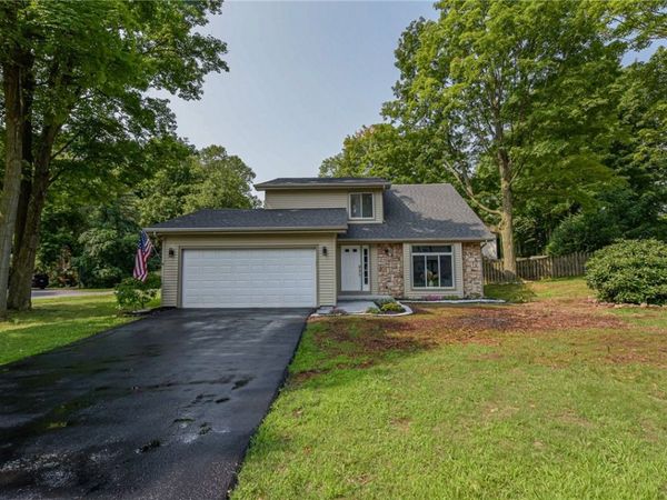 1 Todd Lane , Penfield, NY 14526