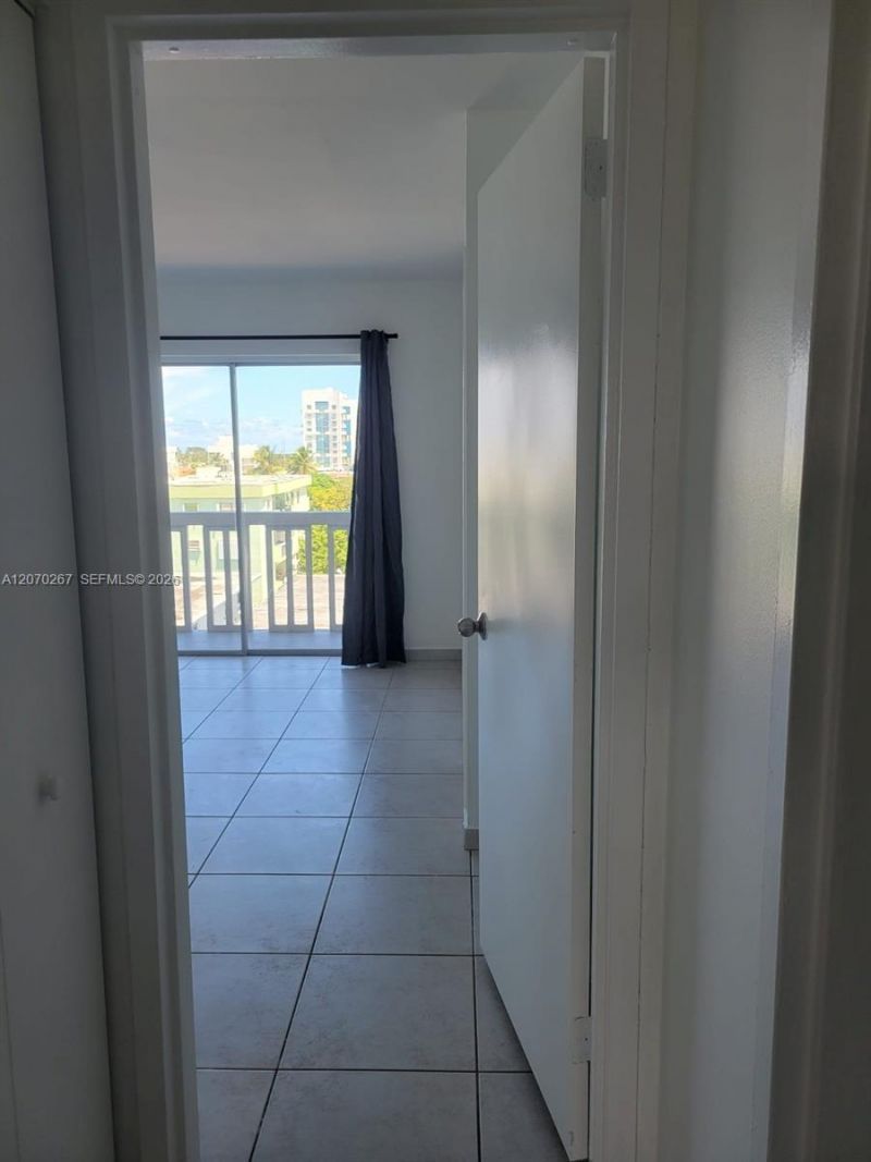 7620 Carlyle Ave , Unit 604, Miami Beach, FL 33141 Photo